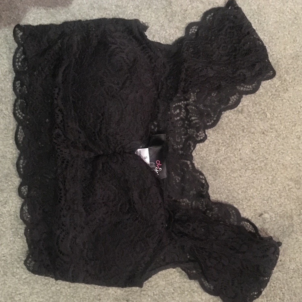 Black lace crop shirt
